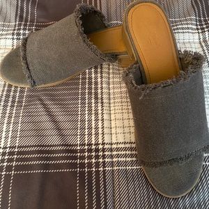 Universal Thread slides